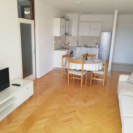 Apartman Toula * マカルスカ